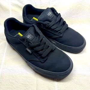 Vans Black Canvas Men's Atwood Deluxe Ultra Cush Low Top Sneaker